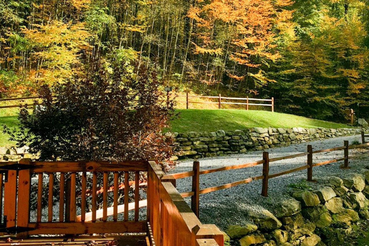 Tenderfoot Lodge Maggie Valley Exterior photo